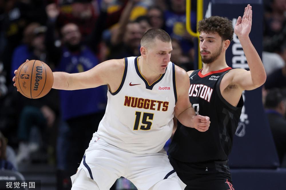 但其桌上的 但其桌上的