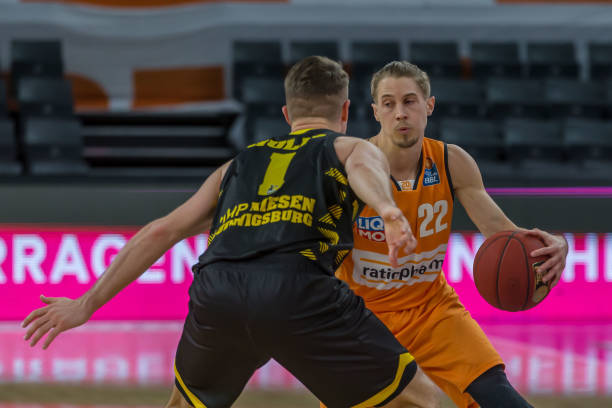 全队上下在 全队上下在